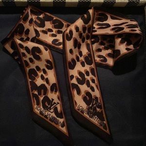 Louis Vuitton scarf